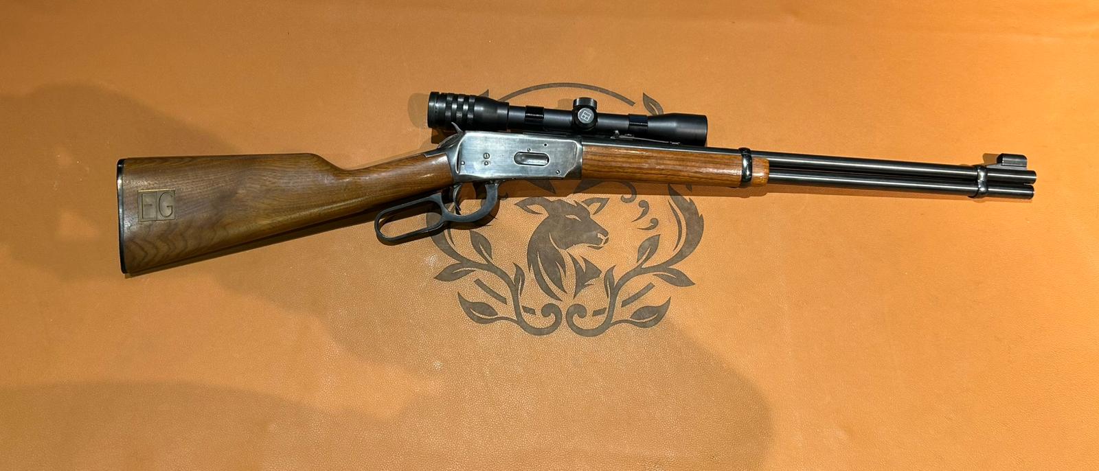 Winchester 1894 avec support et optique